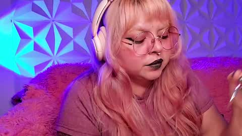 Snapshot of satyn_doll chatting on 05.06.26 Gina George online show from 05.06.26
