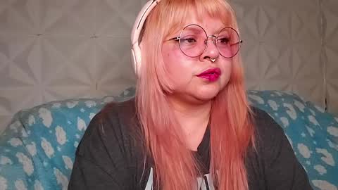 Snapshot of satyn_doll chatting on 05.09.26 Gina George online show from 05.09.26