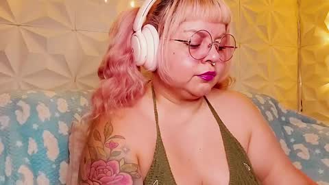 Snapshot of satyn_doll chatting on 05.17.26 Gina George online show from 05.17.26