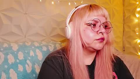 Snapshot of satyn_doll chatting on 05.19.26 Gina George online show from 05.19.26