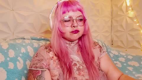 Snapshot of satyn_doll chatting on 05.24.26 Gina George online show from 05.24.26