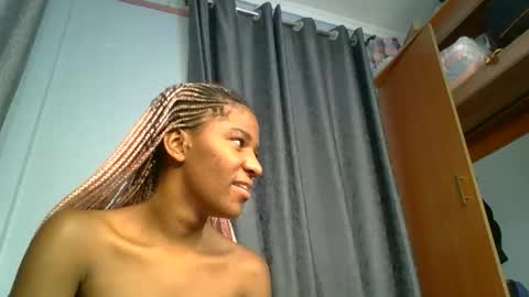 Snapshot of sauce_pety chatting on 04.27.26 pety online show from 04.27.26