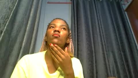 Snapshot of sauce_pety chatting on 04.28.26 pety online show from 04.28.26