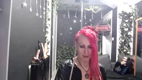 SaucySky online show from 04.10.26