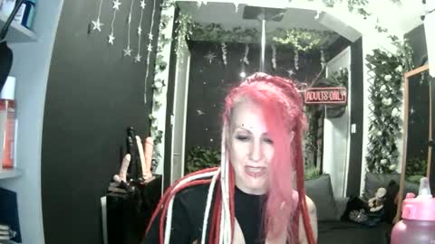 SaucySky online show from 04.21.26