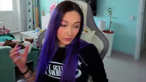 Snapshot of savage_lust_ chatting on 04.22.26 Ariel online show from 04.22.26