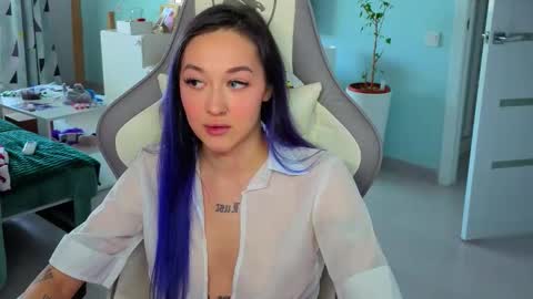 Snapshot of savage_lust_ chatting on 06.02.26 Ariel online show from 06.02.26