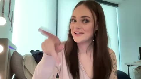 Savannah Waters online show from 05.17.26