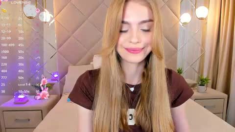 Snapshot of sayl0r_moon chatting on 03.11.25 Kira GMT 7 Mon Thu-Sun 0800am-0200pm online show from 03.11.25