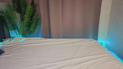 Kira  GMT 7 Mon Thu-Sun  0800am-0200pm  online show from 05.06.26