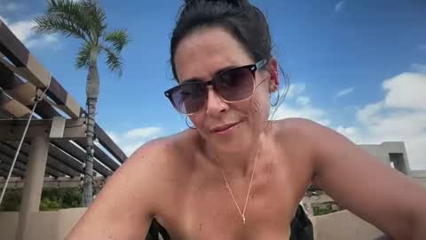 Good Girls Say Please...and Thank You online show from 02.26.26