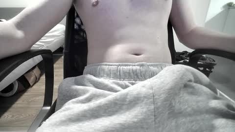 Snapshot of scandi_cock chatting on 02.20.25 scandi_cock online show from 02.20.25