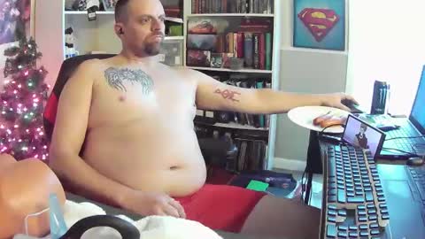 Snapshot of scarecrow2wm chatting on 12.06.24 Kent Clark online show from 12.06.24