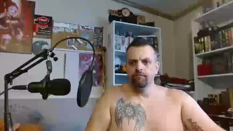 Snapshot of scarecrow2wm chatting on 10.19.25 Kent Clark online show from 10.19.25