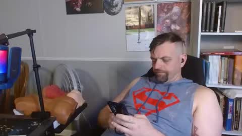 Snapshot of scarecrow2wm chatting on 04.25.26 Kent Clark online show from 04.25.26