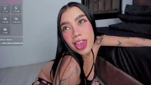 scarlet__jones_ online show from 04.18.26