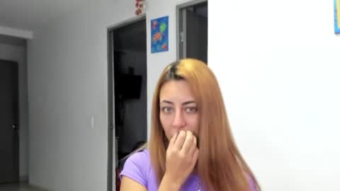 Snapshot of scarletbrow chatting on 09.29.25 scarlet online show from 09.29.25