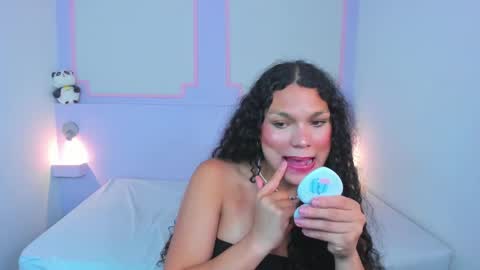 Scarlet Dream online show from 03.10.25