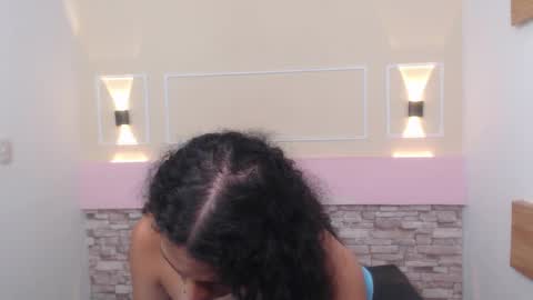 Scarlet Dream online show from 03.12.25