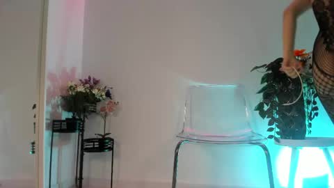Snapshot of scarletflameee chatting on 05.07.26 Amira online show from 05.07.26