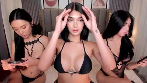 Snapshot of scarletfvckinggreyson chatting on 09.19.25 ur sweetest scarlet online show from 09.19.25