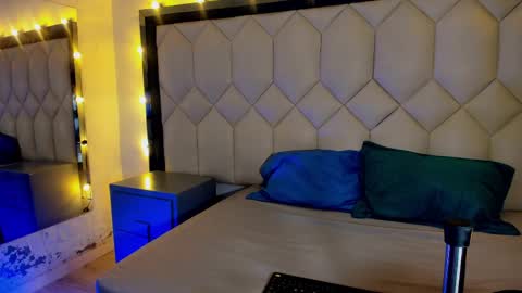 scarlethbigbug online show from 09.30.25