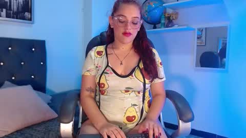 Snapshot of scarlett6_ chatting on 10.09.25 Scarlett online show from 10.09.25