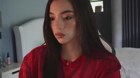 Snapshot of scarlett__baker11 chatting on 05.21.26 juli online show from 05.21.26