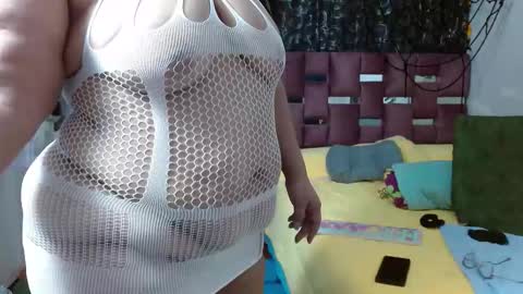 Snapshot of scarlett__jhonson chatting on 10.22.25 Scarlett online show from 10.22.25