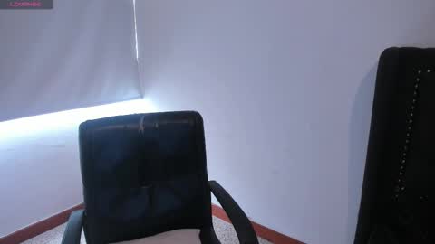 Snapshot of scarlett_anaiz chatting on 11.27.25 Scarlett Anaiz online show from 11.27.25