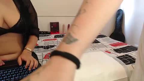 Scarlett and Jazmin online show from 02.02.25