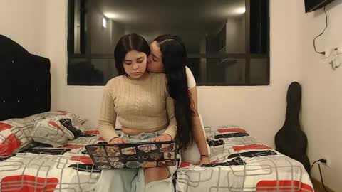 Scarlett and Jazmin online show from 02.11.25