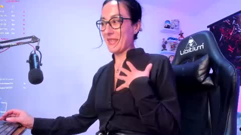 Snapshot of scarlett_musse chatting on 07.24.26 scarlett online show from 07.24.26