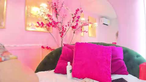 SCARLETTE online show from 02.18.26