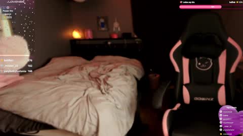 Snapshot of scarlettlovebaby chatting on 01.10.25 Scarlett Your petite pet online show from 01.10.25