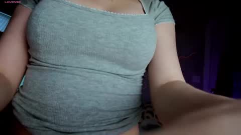 Snapshot of scarlettlovebaby chatting on 06.26.26 Scarlett Your petite pet online show from 06.26.26