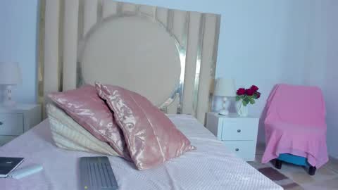 Scarlett Ross  online show from 01.27.25