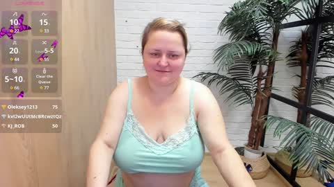 Snapshot of scarlettsoft chatting on 12.16.24 Scarlett online show from 12.16.24