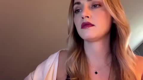 Snapshot of scarlettxblonde chatting on 04.16.26 ScarlettxBlonde online show from 04.16.26