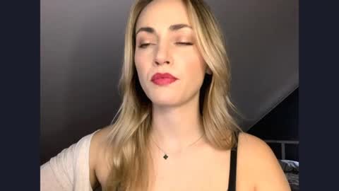 Snapshot of scarlettxblonde chatting on 05.01.26 ScarlettxBlonde online show from 05.01.26