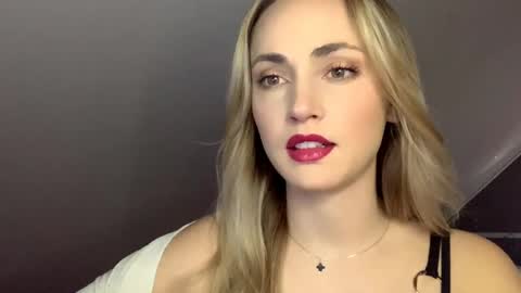 Snapshot of scarlettxblonde chatting on 05.02.26 ScarlettxBlonde online show from 05.02.26