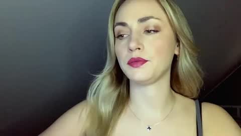 Snapshot of scarlettxblonde chatting on 05.16.26 ScarlettxBlonde online show from 05.16.26