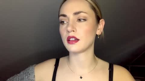 Snapshot of scarlettxblonde chatting on 05.21.26 ScarlettxBlonde online show from 05.21.26