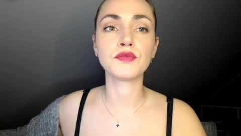 Snapshot of scarlettxblonde chatting on 05.21.26 ScarlettxBlonde online show from 05.21.26