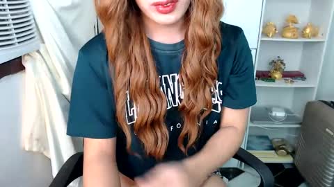 Queen Scarlet online show from 12.02.24