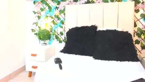 Snapshot of sccarlettjonnes chatting on 02.12.26 SCARLET online show from 02.12.26