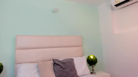 Snapshot of sccarlettjonnes chatting on 02.27.26 SCARLET online show from 02.27.26