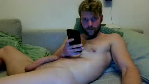 Snapshot of schrilliex chatting on 11.03.25 Scautch online show from 11.03.25