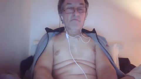 Snapshot of scotchwhieskie chatting on 02.19.26 scotchwhieskie online show from 02.19.26