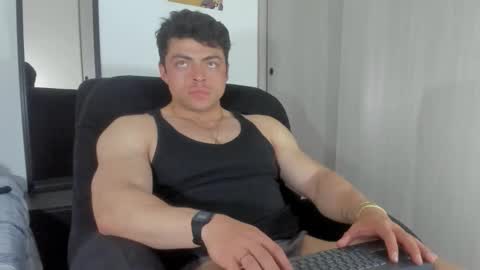 Snapshot of scott__miller chatting on 10.31.25 scott__miller online show from 10.31.25